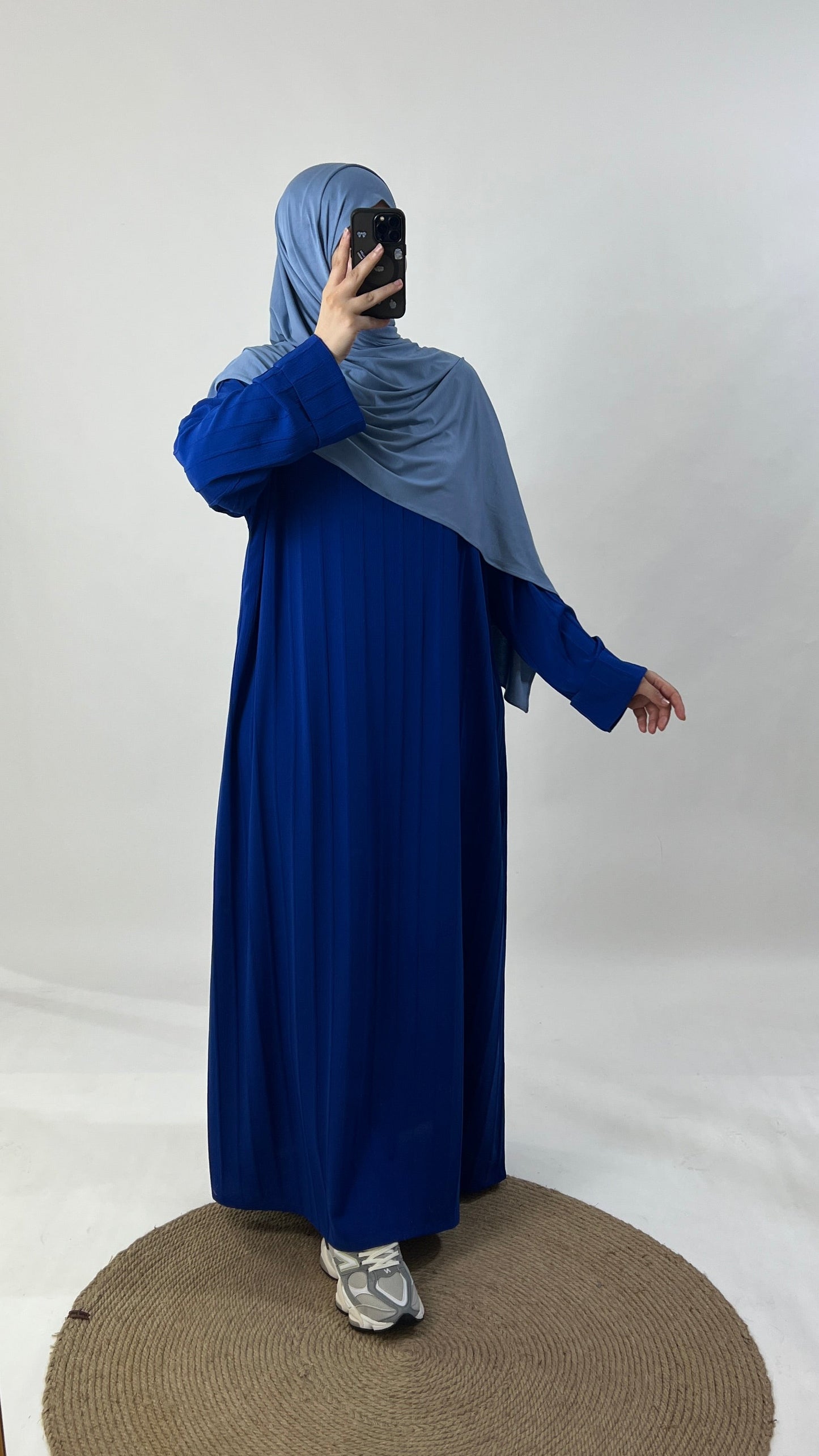 Abaya Ines