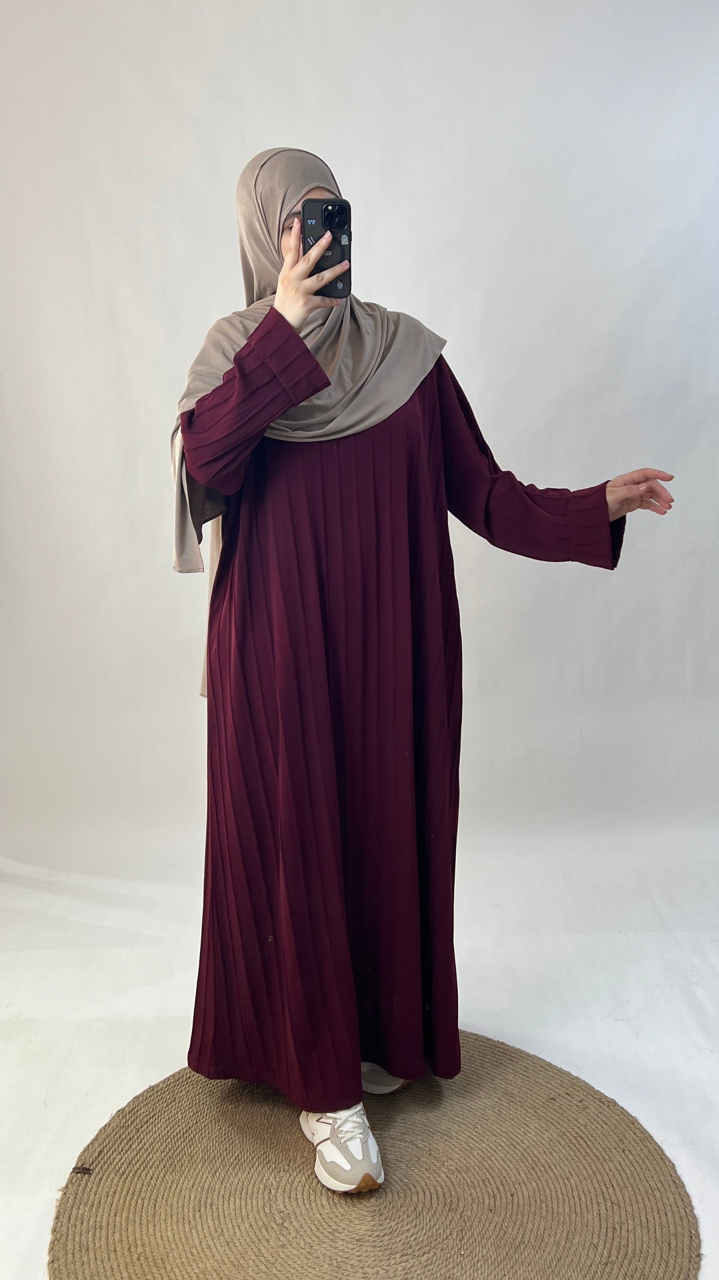 Abaya Ines