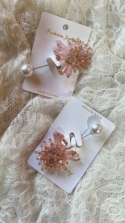 دبوس الورد اللؤلؤي (P)