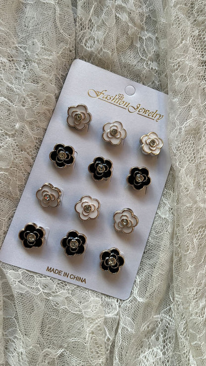 دبوس وردة بلؤلؤة